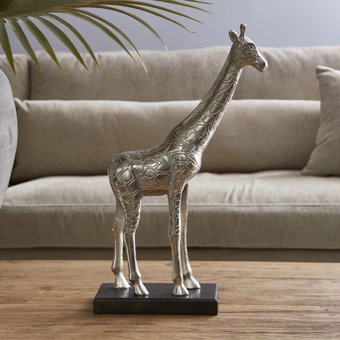 RM Classic Giraffe Statue