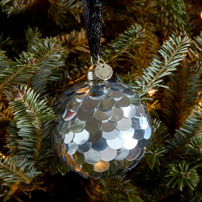 Countless Sequins Ornament Dia 8